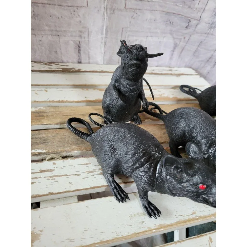 Rat‎ Halloween set mice prop squeaky